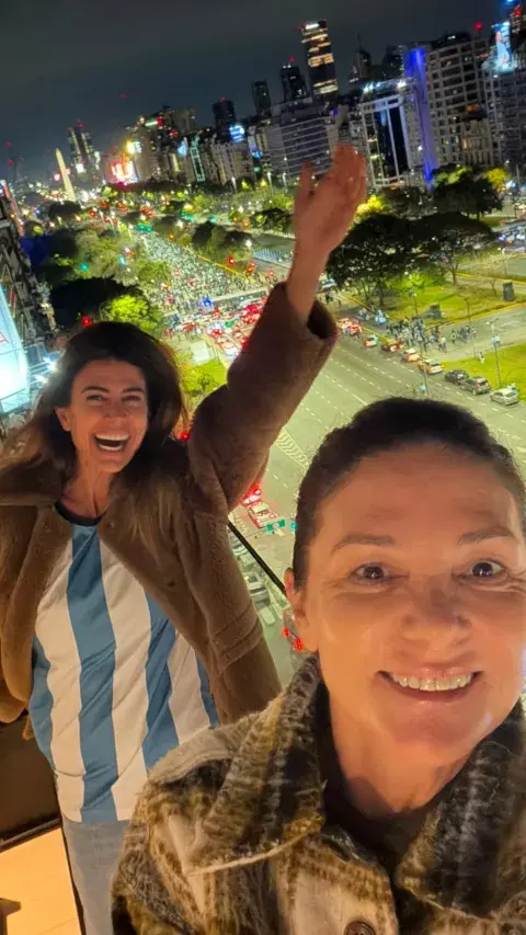 Juliana Awada celebrando.png Juliana Awada celebrando.png