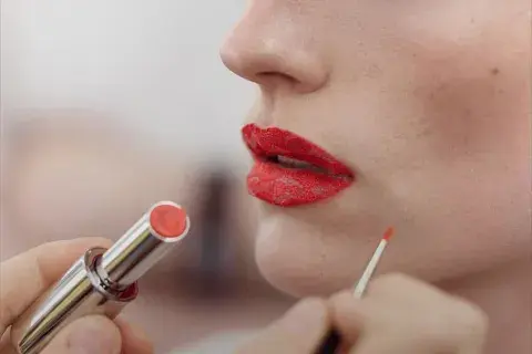 labios-con-encaje.jpg