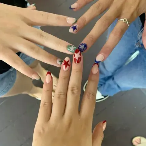 uñas con estrellas para amigas.jpg uñas con estrellas para amigas.jpg