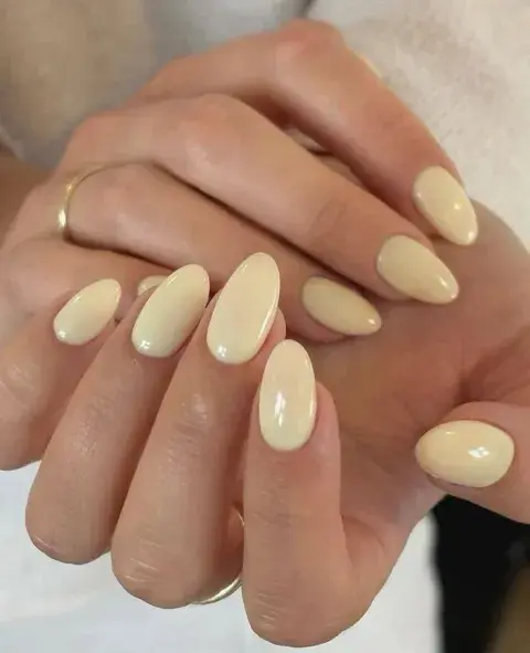 uñas amarillo poastel.jpg uñas amarillo poastel.jpg