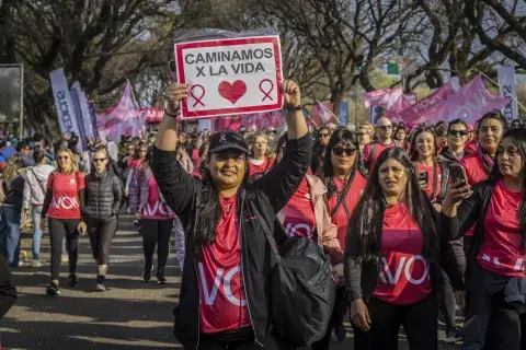 Caminata Avon-2014.jpg Caminata Avon-2014.jpg