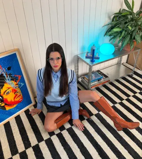Violeta Urtizberea en su casa.jpg Violeta Urtizberea en su casa.jpg