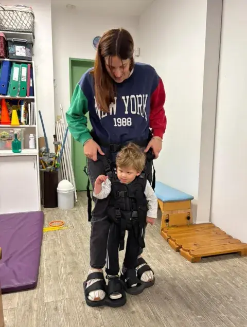 Guada y el pequeño G.png