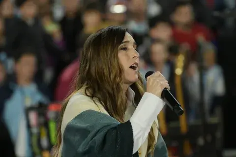 La Sole cantando.jpg La Sole cantando.jpg