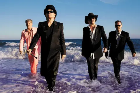 U2-en-la-playa.jpg U2-en-la-playa.jpg