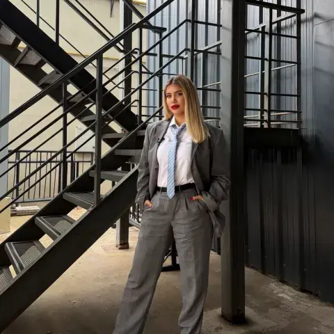 traje gris.jpg traje gris.jpg