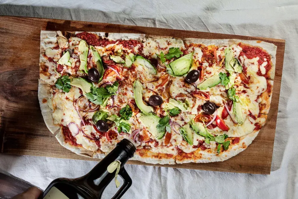 Una pizza a la parrilla.