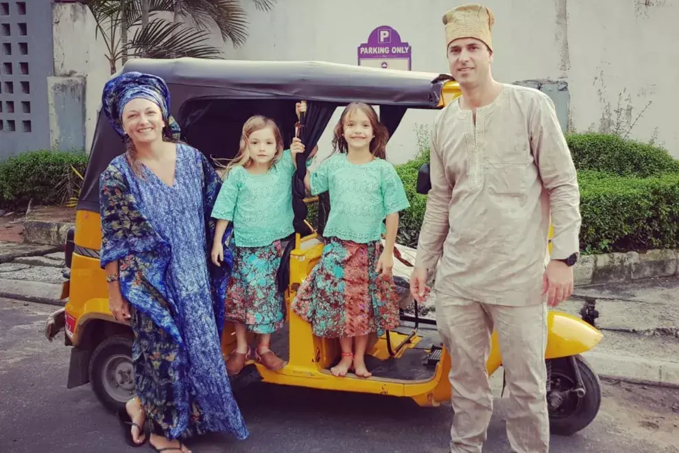 Es argentina y vivió en el país africano por tres años junto a su familia