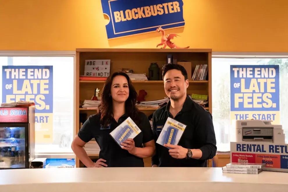 Blockbuster es la nueva comedia de Netflix.