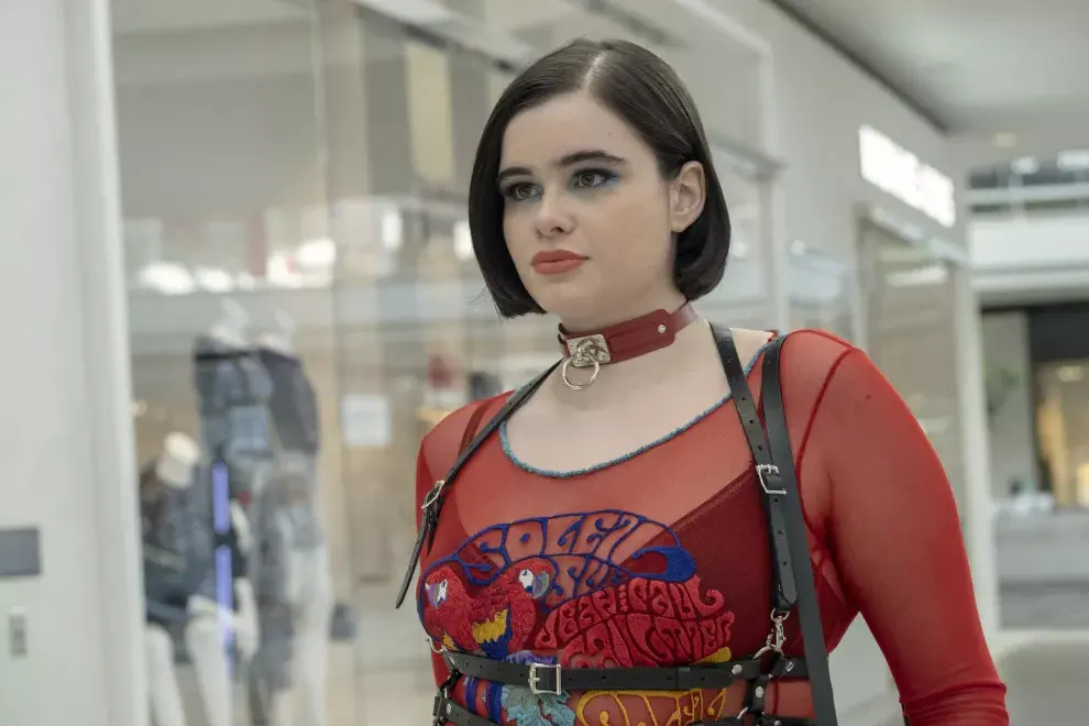 Barbie Ferreira como Katherine Hernández.