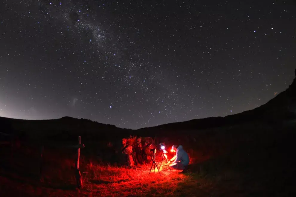 Carlos Bornancini en Puesto Pavón realizando astrofotografía