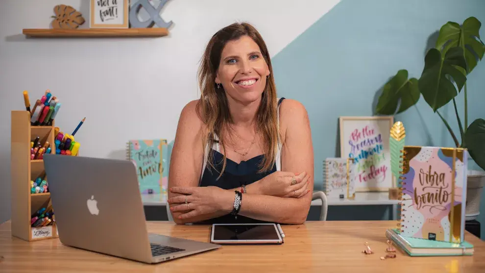 Shirly Mur en su estudio