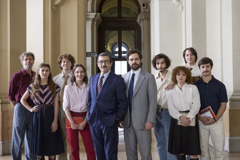 Ricardo Darín como Julio César Strassera y su equipo de "héroes". 