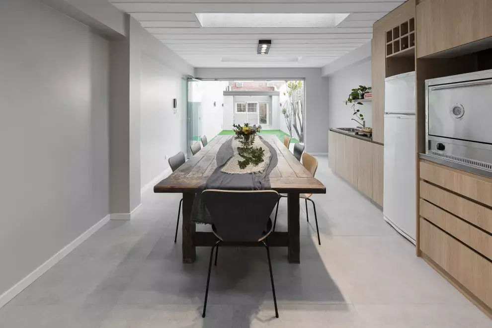 Un patio que se convirtió en quincho completo