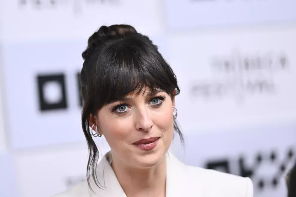 La actriz y productora Dakota Johnson lucha por la igualdad de oportunidades en la industria audiovisual