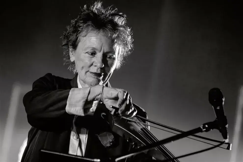 Laurie Anderson, cantante, música, dibujante, poeta y performer estadounidense estará en FILBA.