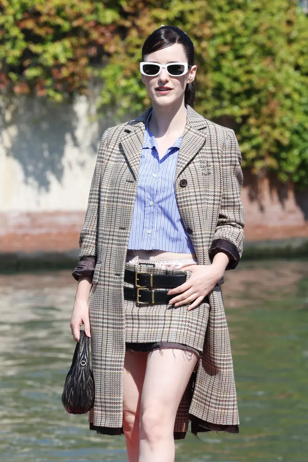 Rachel Brosnahan en Miu Miu