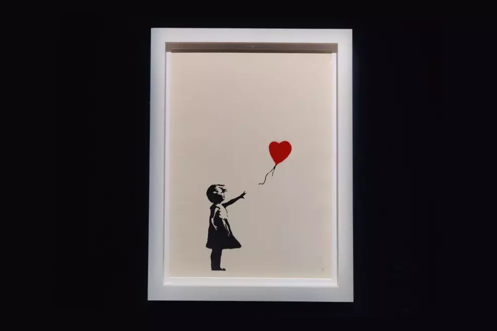 Una de las obras más icónicas de Banksy.