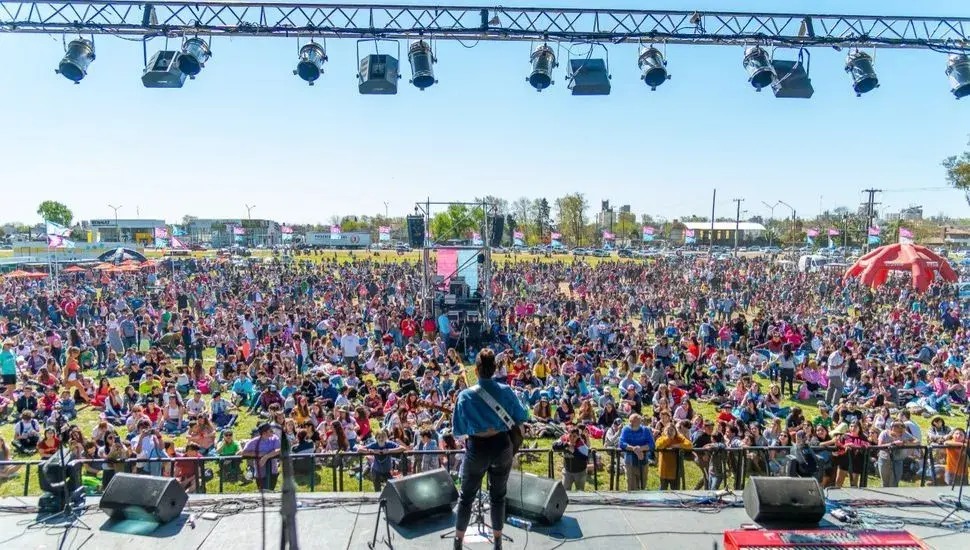 Habrá presentaciones de freestyle, música electrónica, cumbia y rock en los principales puntos del país.