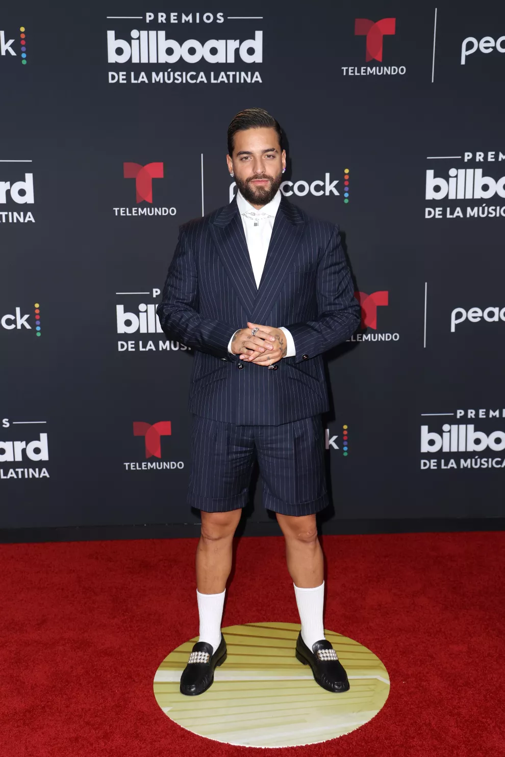 Maluma, con look de bermudas en la alfombra roja de los Billboard Latinos