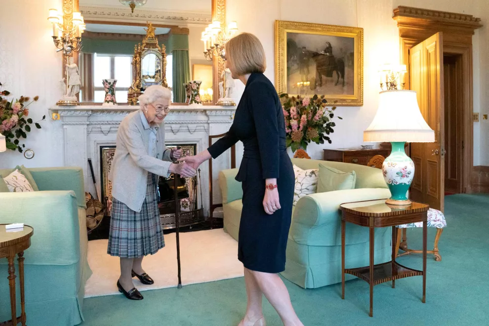 Anteayer la reina Isabel II recibió las visitas del primer ministro saliente, Boris Johnson, y de su sucesora, Liz Truss, en Balmoral en lugar de viajar a Londres para el evento.