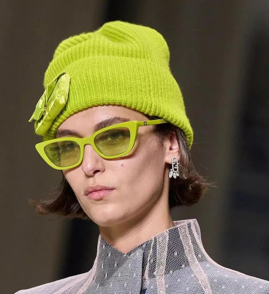 Gafas con vidrios de colores en la pasarela de Fendi