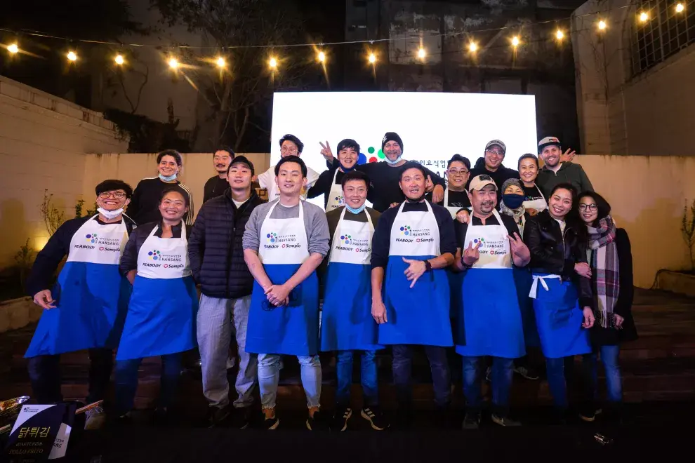 Miembros de la Asociación de gastronómicos coreanos en Argentina.
