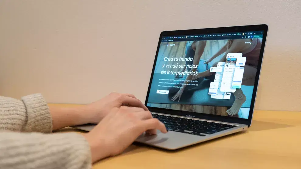 Ágora es la primera plataforma de e-commerce para negocios de servicios.