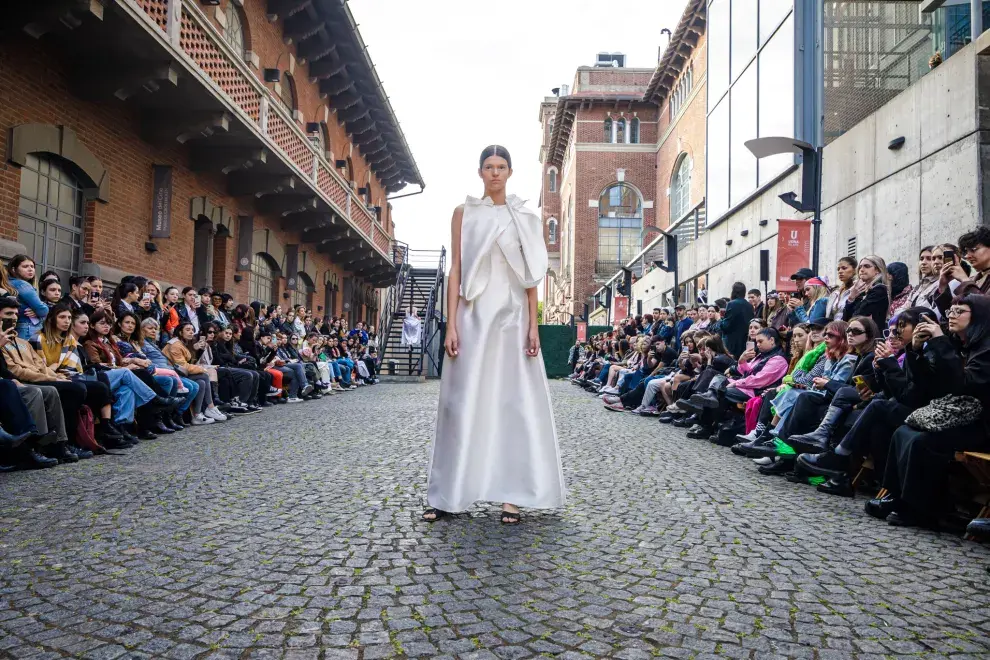 VALENTINNA presentando colección en la calle interla de la Usina del Arte