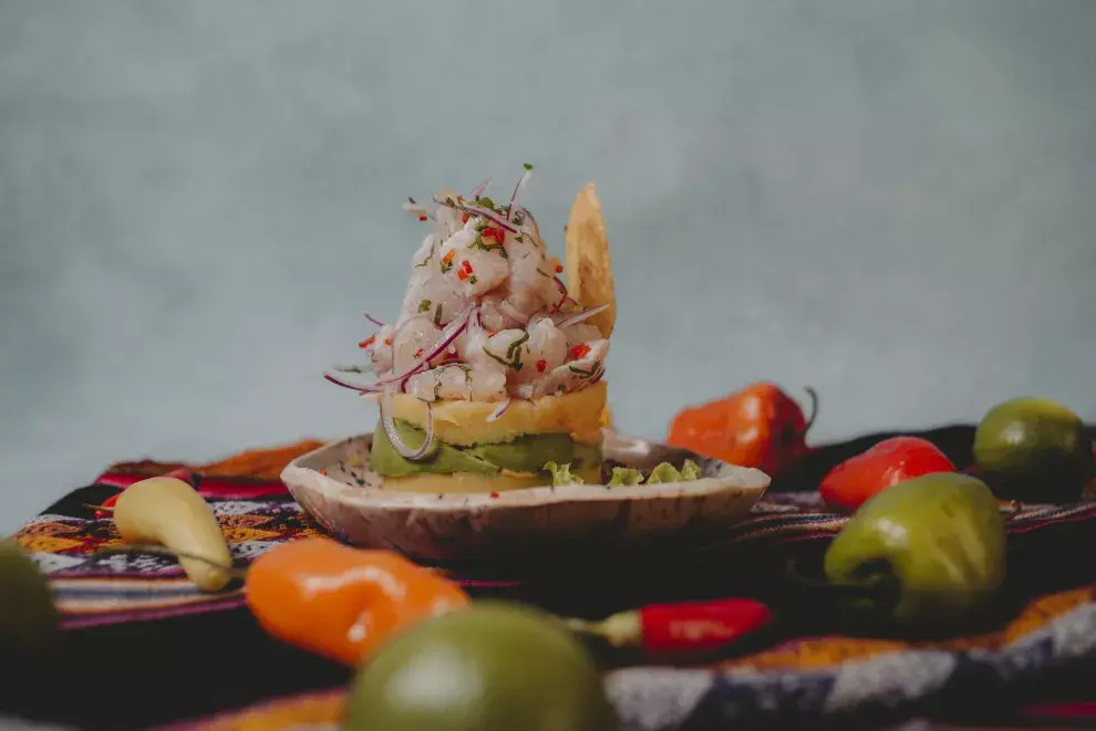 La cevicausa, un mix de ceviche con causa limeña