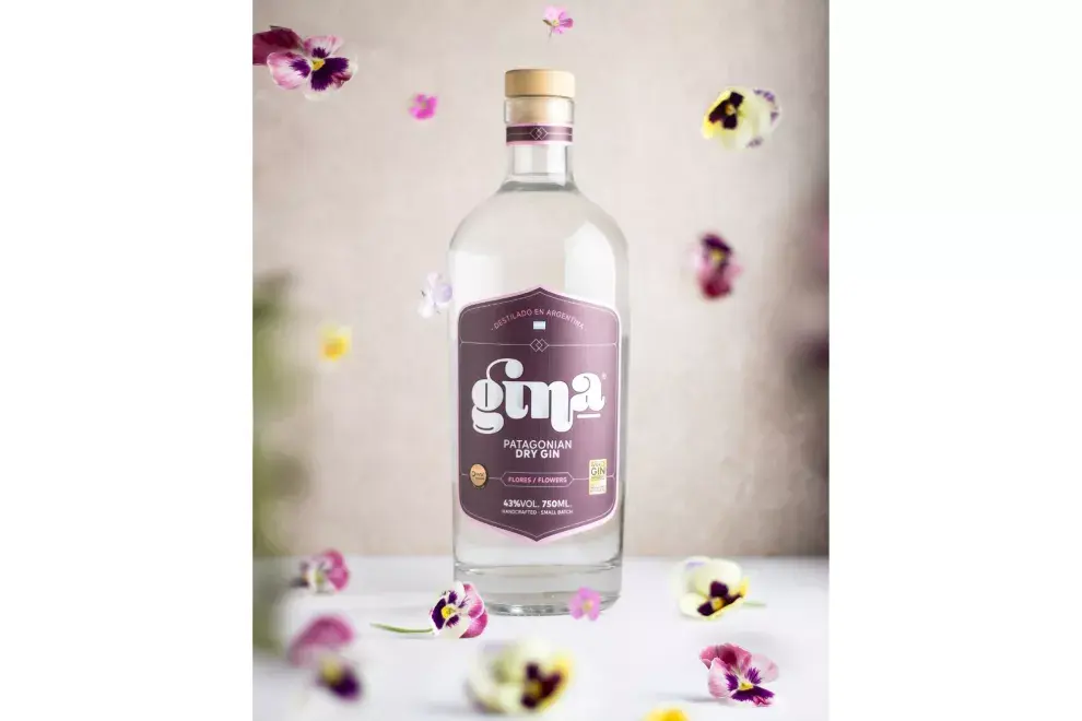 GINA es el primer gin de flores de la Argentina