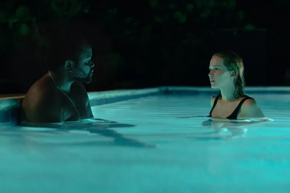 Jennifer Lawrence y Brian Tyree Henry en Resurgir.