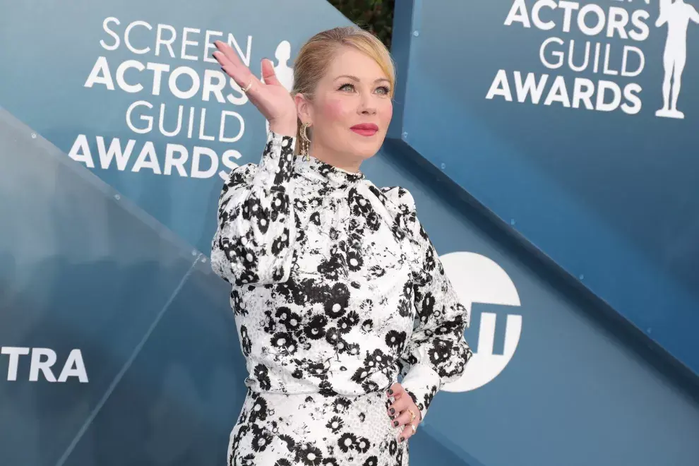 Christina Applegate recibió su estrella en el Paseo de la Fama, y habló de su enfermedad.