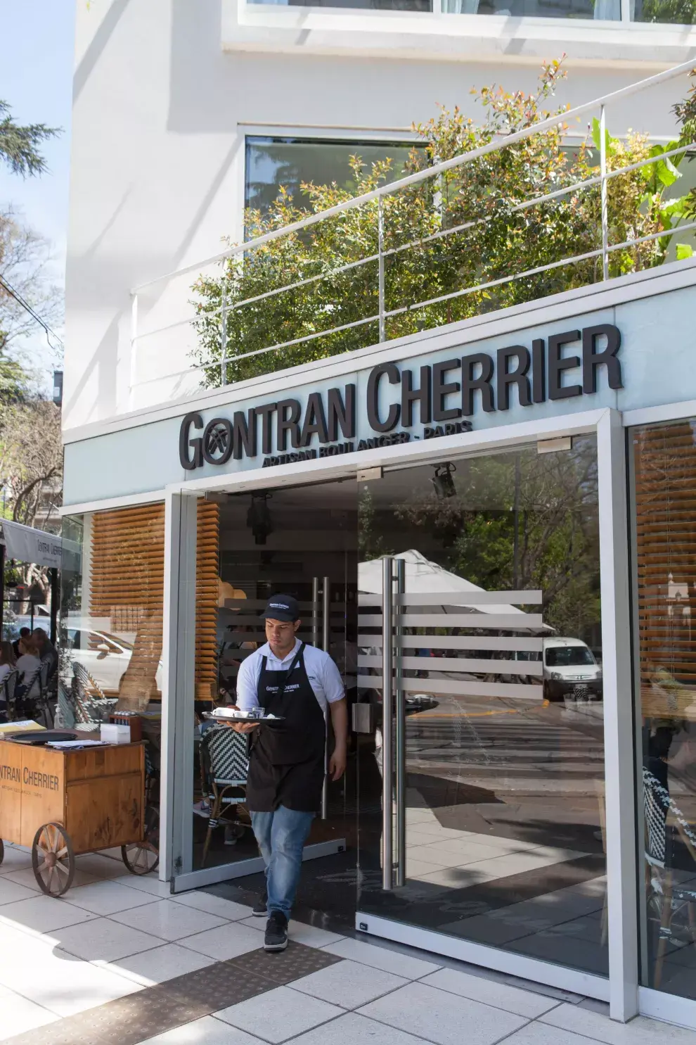 Gontran Cherrier.