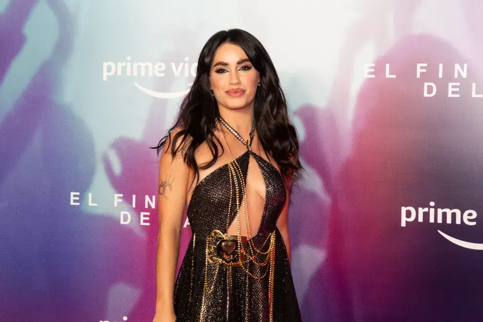 El explosivo look de Lali para el estreno de El fin del amor.