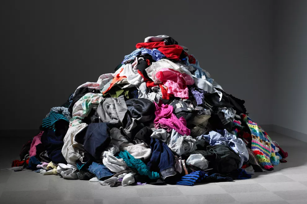 Este es el impacto ambiental de la ropa que descartamos: por qué deberíamos  tenerlo en cuenta - Ohlalá