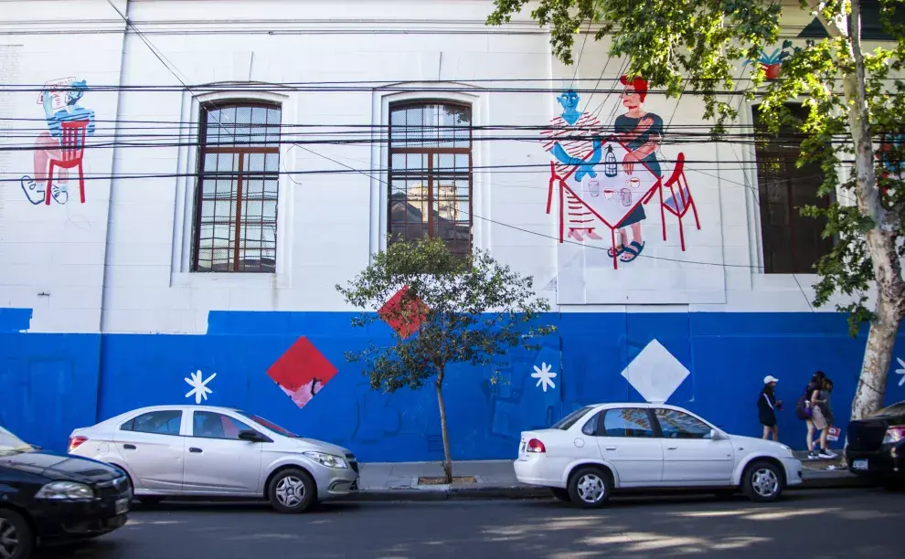 Artistas Mujeres crean una galería de arte a cielo Abierto en el Abasto.
