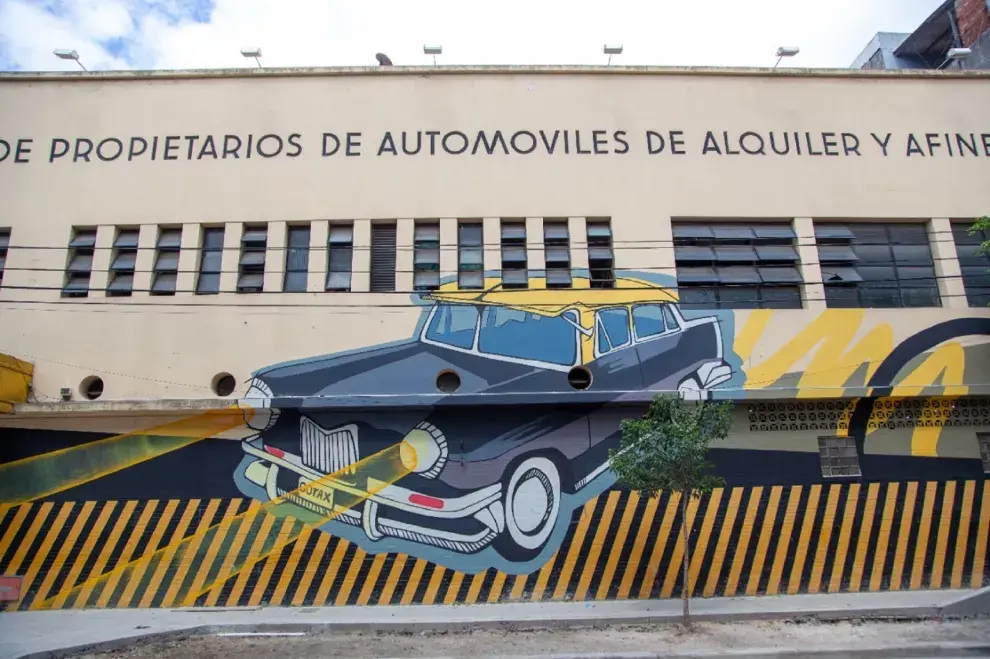 Artistas Mujeres crean una galería de arte a cielo Abierto en el Abasto.