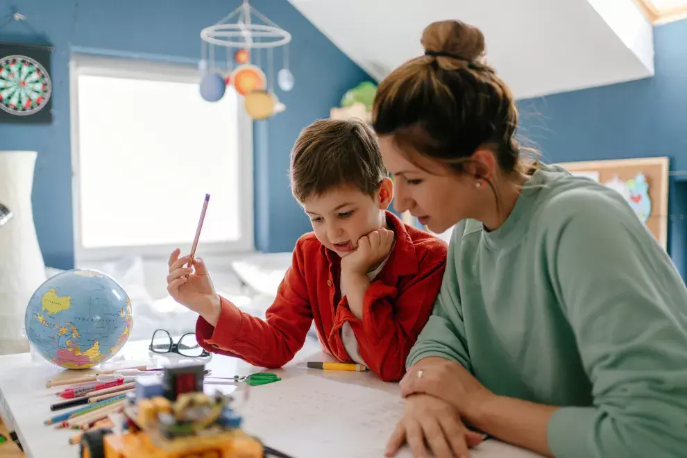 6 herramientas para acompañar a tu hijo mientras prepara las materias durante el verano.