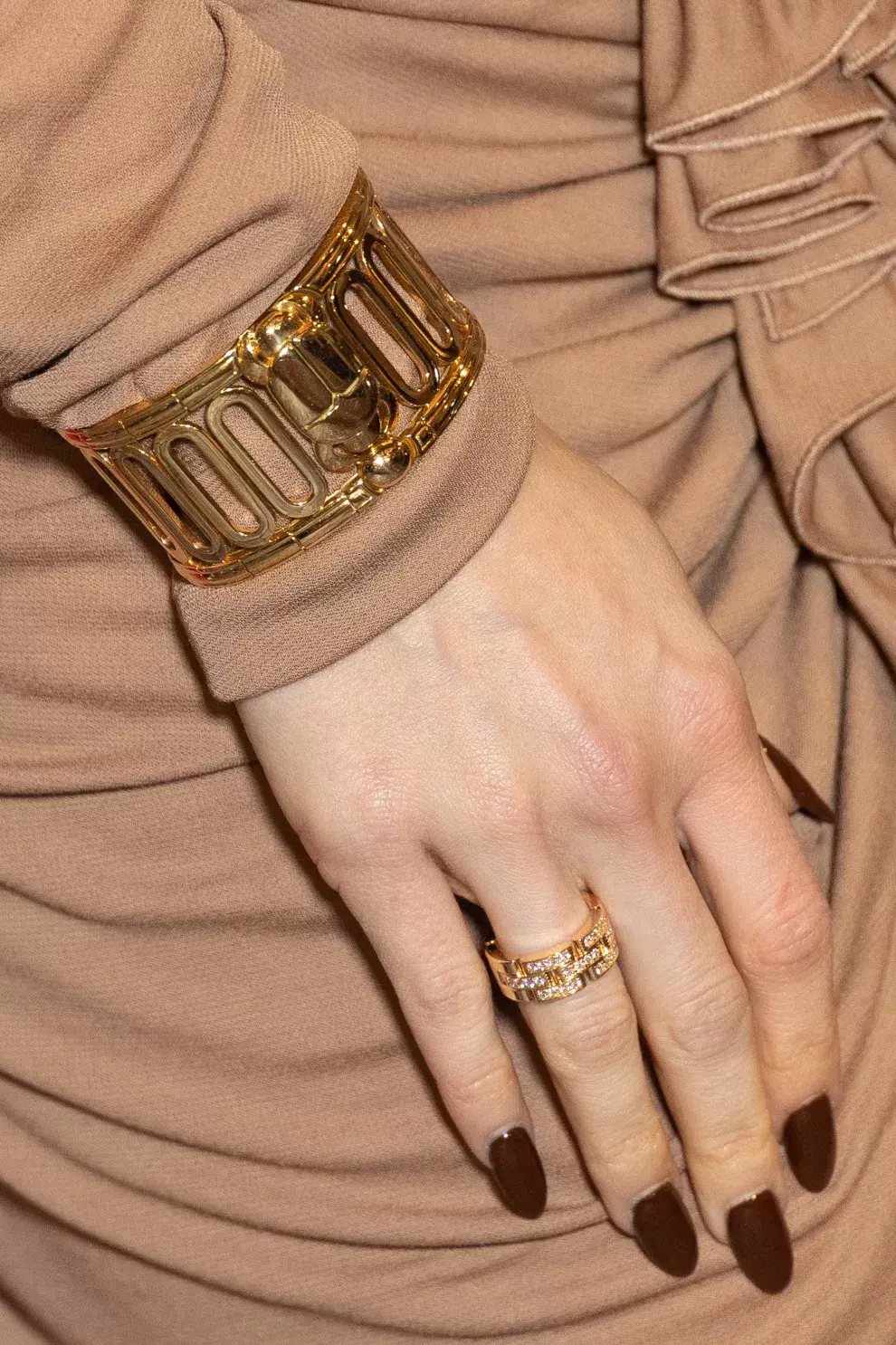 Las uñas de Lily Collins que son tendencia.