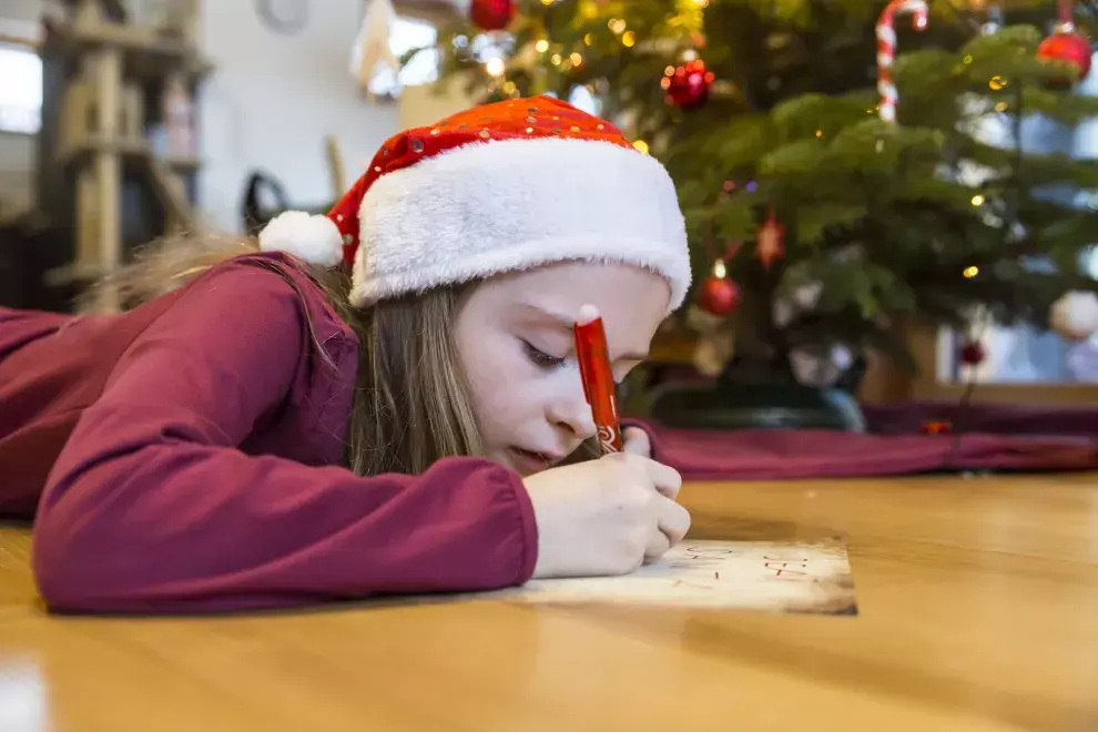 6 lugares para que los chicos lleven las cartas de Papa Noel.