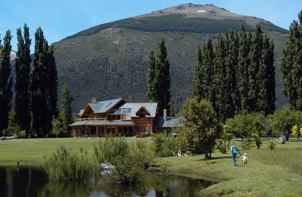 Los hoteles all inclusive con kínder propone actividades y también servicio de niñera para las infancias.