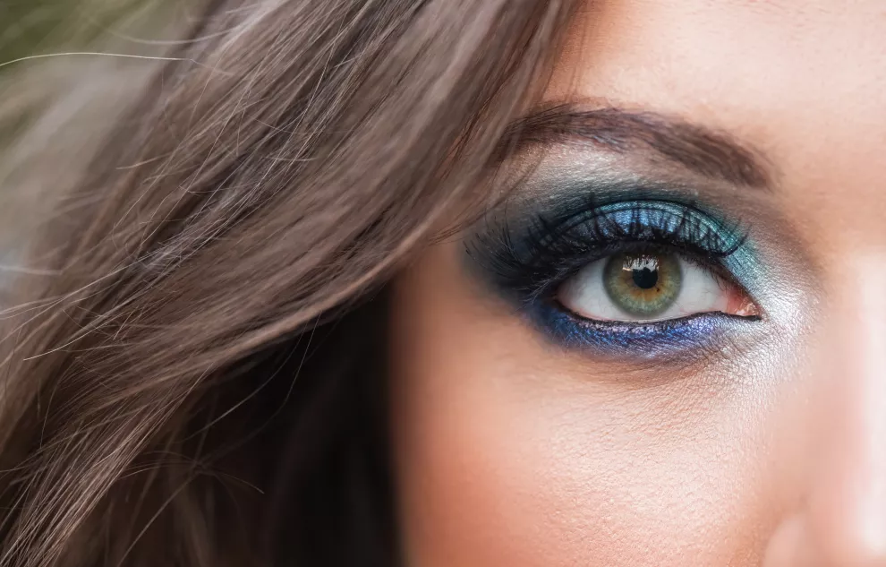 Blue eyeshadow: las sombras azules son la tendencia más fuerte en make-up  de esta temporada - Ohlalá