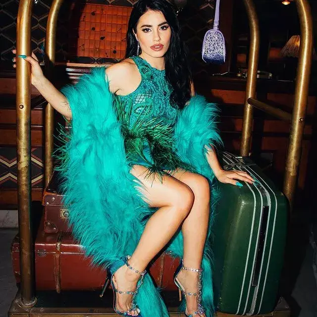 Lali lanzará una colaboración Miranda.
