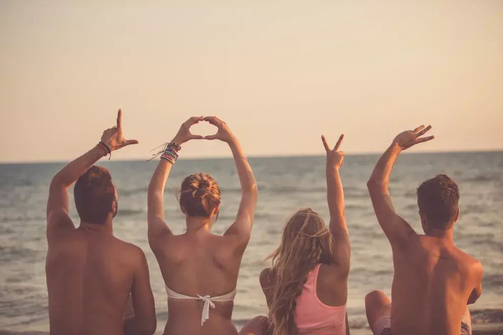 Un grupo de amigos íntimos y divertidos, una gran opción para una luna de miel diferente.