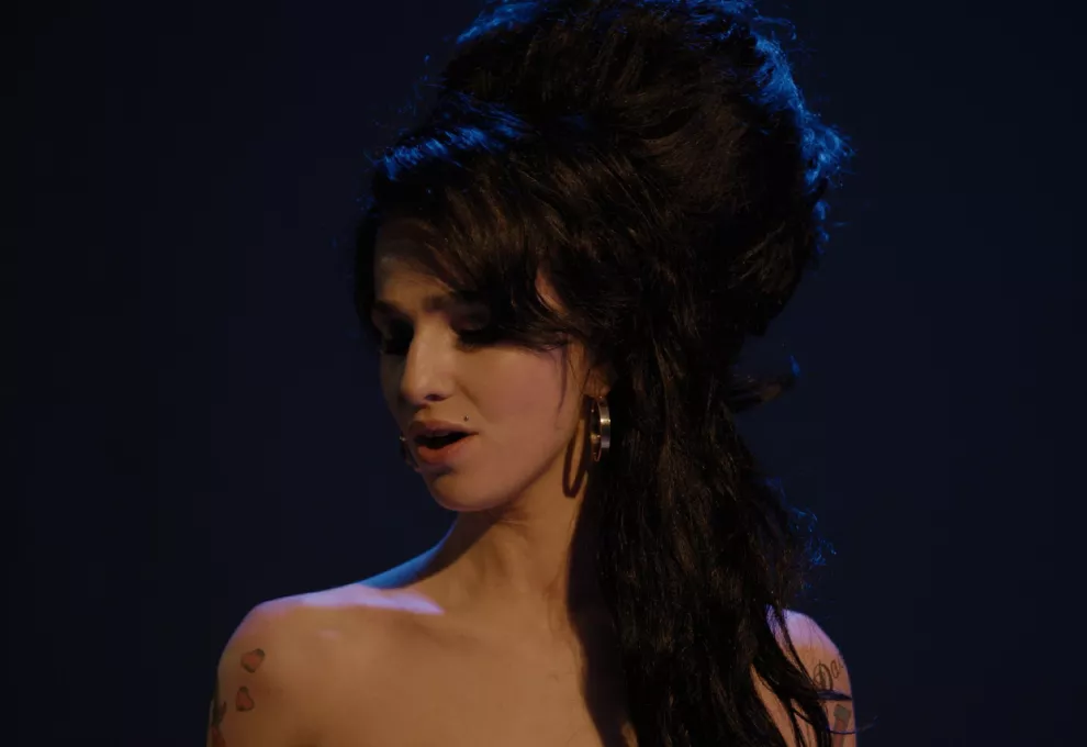 Marisa Abela como Amy Winehouse.