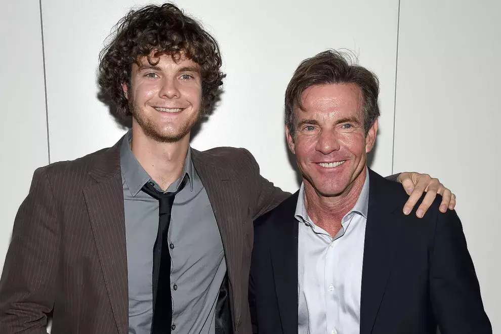 Jack Quaid y su papá Dennis. También se parece a su mamá, Meg Ryan. 