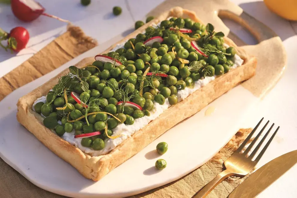 Cómo hacer una tarta de arvejas y queso de cabra.