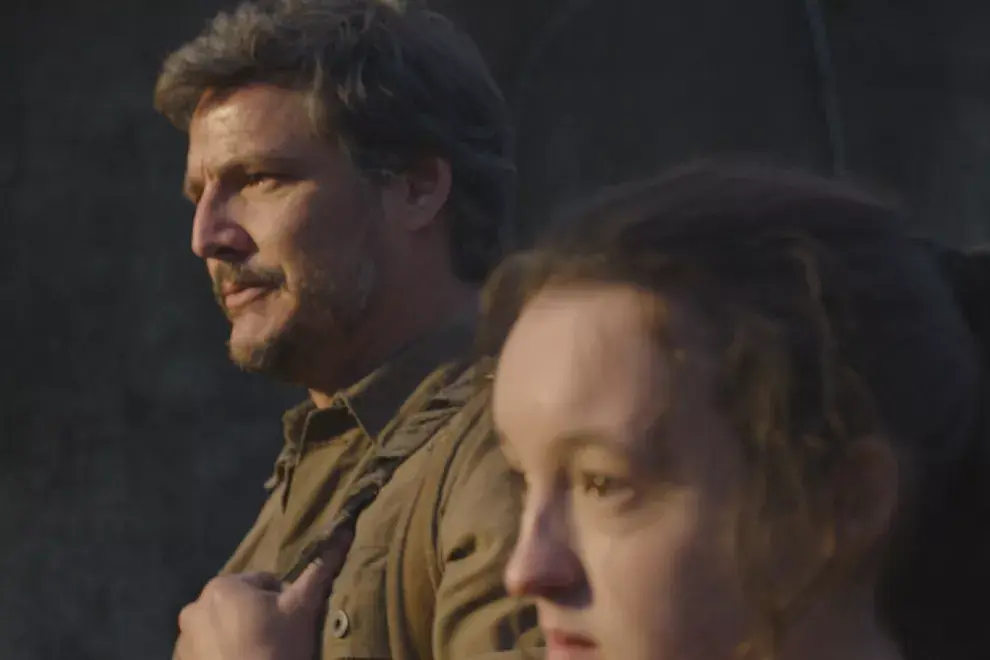 Pedro Pascal y Bella Ramsey en The Last of Us.