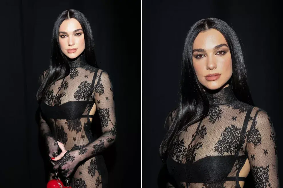 La cartera en forma de corazón de Dua Lipa fue el toque de color de su look.